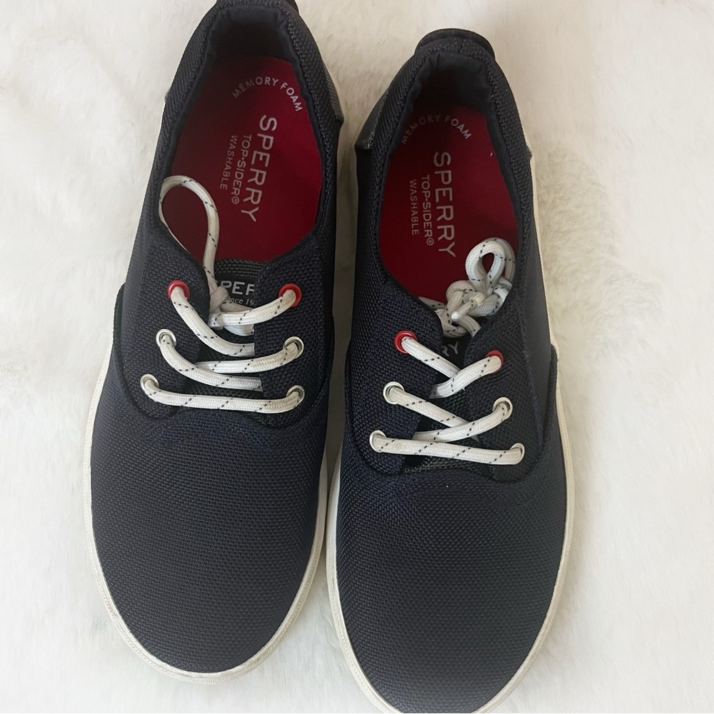 Sperry Kids Bodie Sneaker Size 4